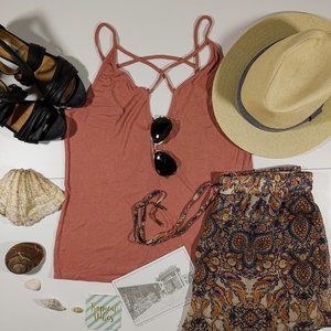 ⬇️ Strappy Salmon Tank Top